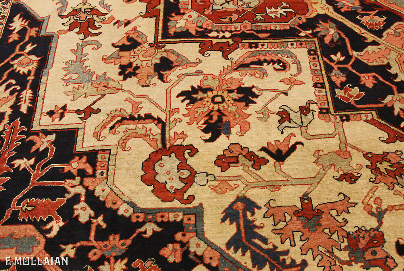 Persian Heriz Serapi Rug n°:64873442